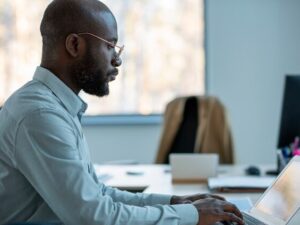 How to Use Moving Averages in Forex Trading